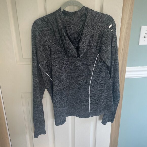 Under Armour Hooded Long Sleeve Shirt - Woman's XL - Picture 2 of 3